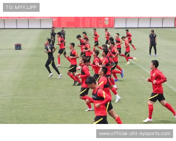 国足训练课对外开放引关注,国足训练课直播 国足训练课对外开放引关注,国足训练课直播